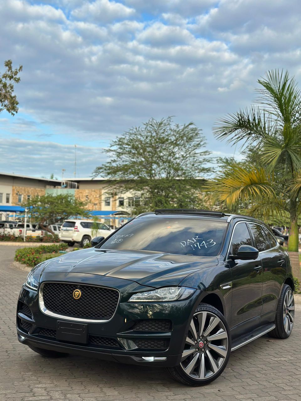 JAGUAR F-PACE thumbnail 8